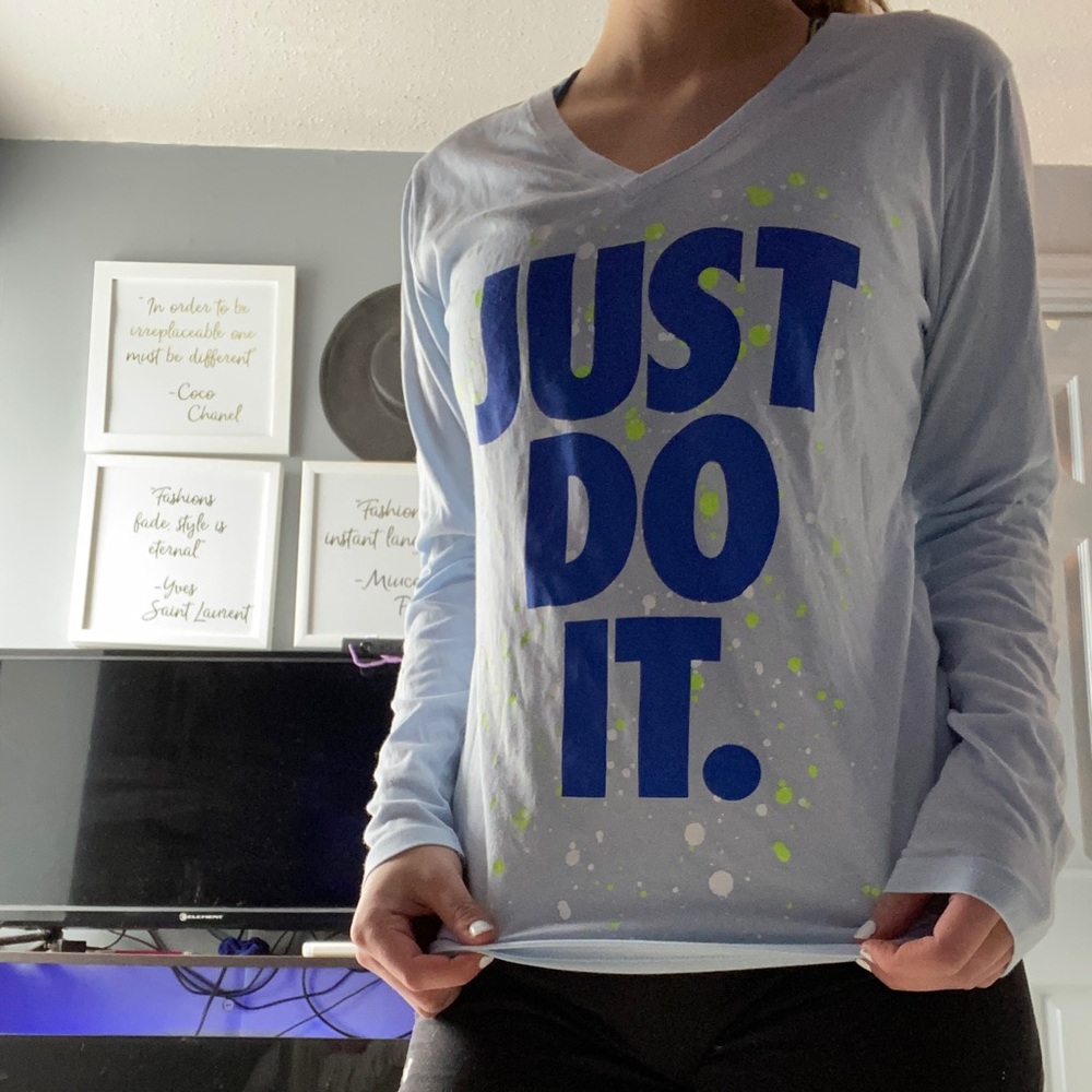 Nike long sleeve t-shirt